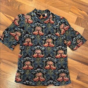 Meadow Rue by Anthropologie top size 4 high neck,‎ keyhole back, lined